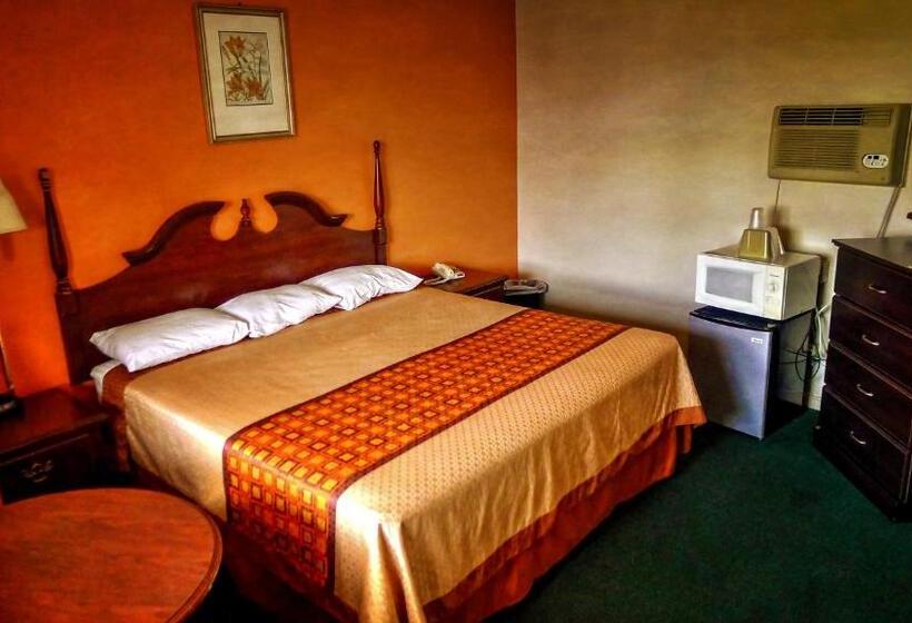 غرفة قياسية سرير كينج لذوى الإحتياجات الخاصة, Nassau Holiday Motel