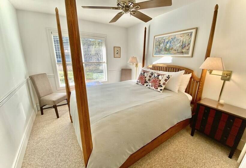 اتاق لوکس, Otter's Pond Bed And Breakfast