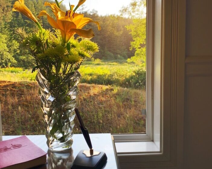 اتاق لوکس, Otter's Pond Bed And Breakfast