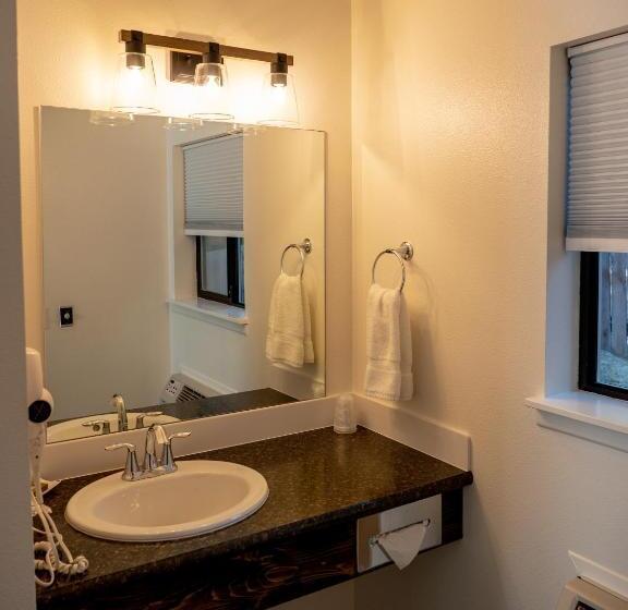 标准间, Eagle Cap Chalets