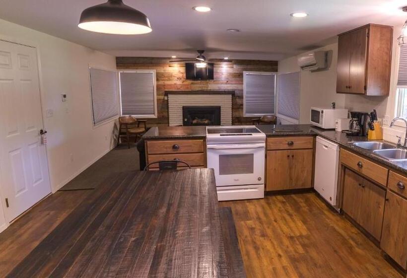 2间卧室的房子, Eagle Cap Chalets