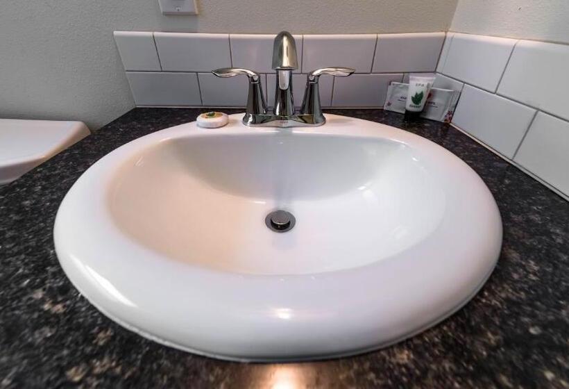 小室, Eagle Cap Chalets