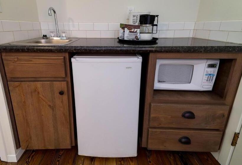 小室, Eagle Cap Chalets