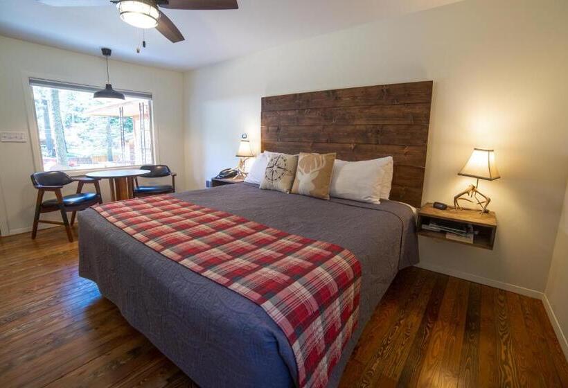 小室, Eagle Cap Chalets