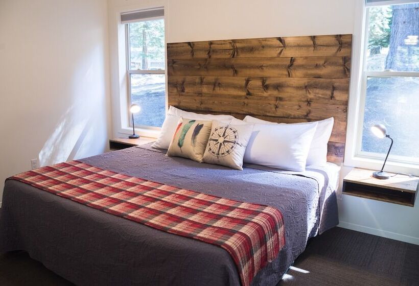 小室, Eagle Cap Chalets