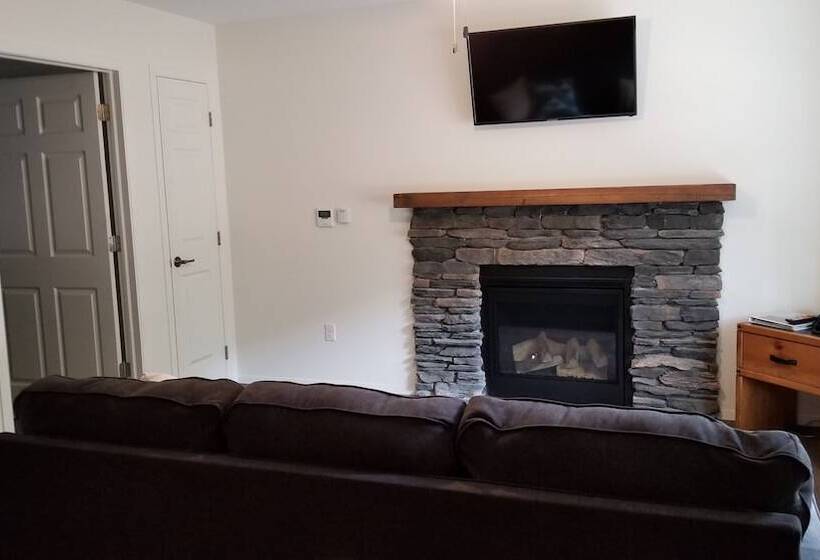 小室, Eagle Cap Chalets