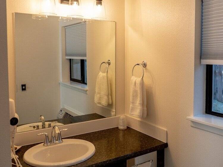 一楼标准间, Eagle Cap Chalets