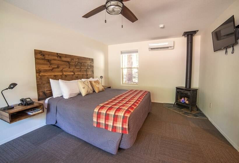 小室, Eagle Cap Chalets