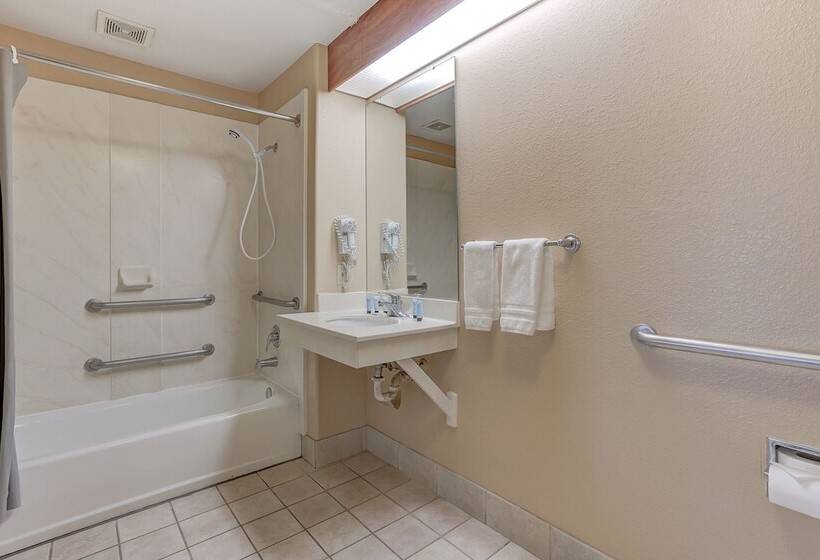 スイート, Shasta Pines Motel & Suites