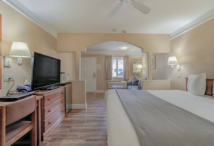 スイート, Shasta Pines Motel & Suites