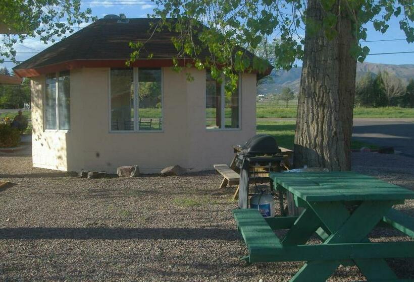 غرفة قياسية, Travel Inn Motel