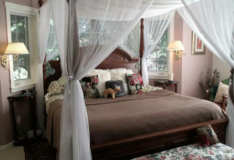 Standard Single Room Single Bed, Inn To The Woods