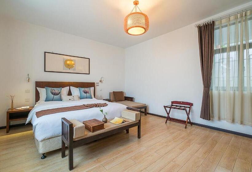 חדר סופריור עם מיטת קינג, Dali Yanyuan Mountain Retreat