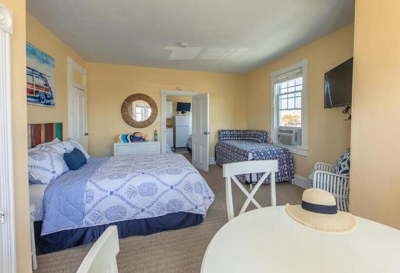 إستوديو سوبيريور, Windward At The Beach