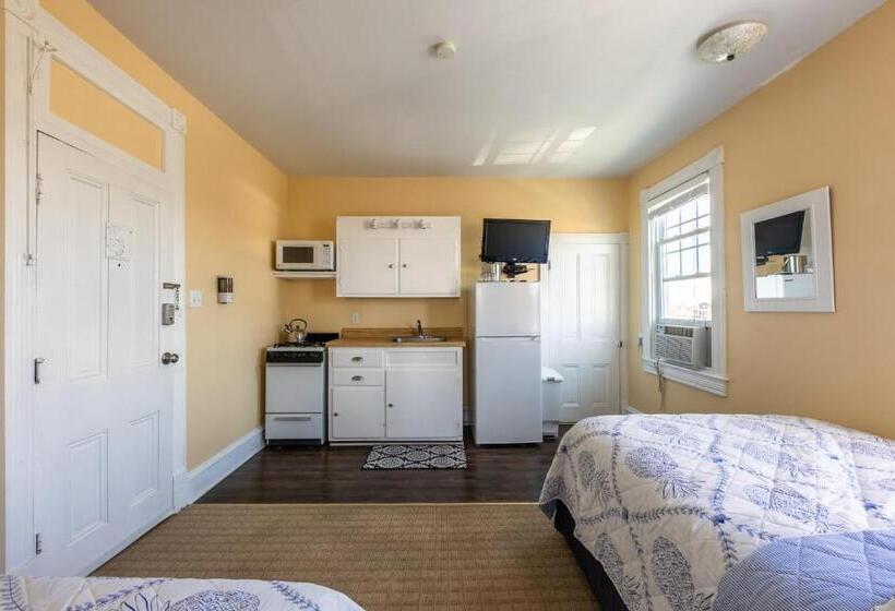 إستوديو سوبيريور, Windward At The Beach