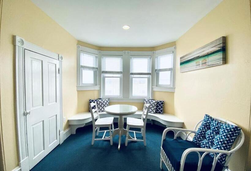 إستوديو ديلوكس, Windward At The Beach