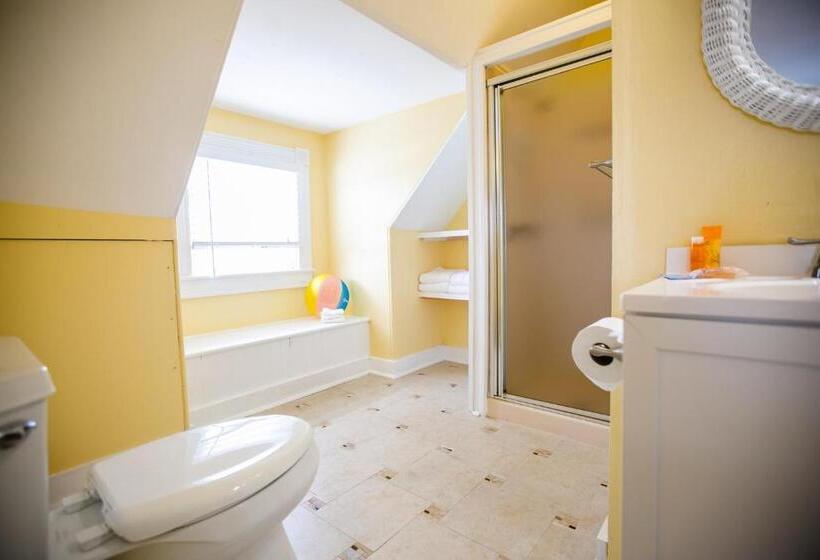 إستوديو ديلوكس, Windward At The Beach