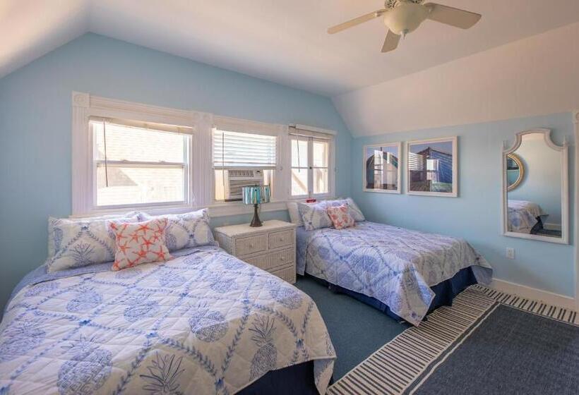 جناح, Windward At The Beach