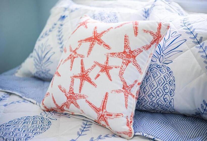 جناح, Windward At The Beach