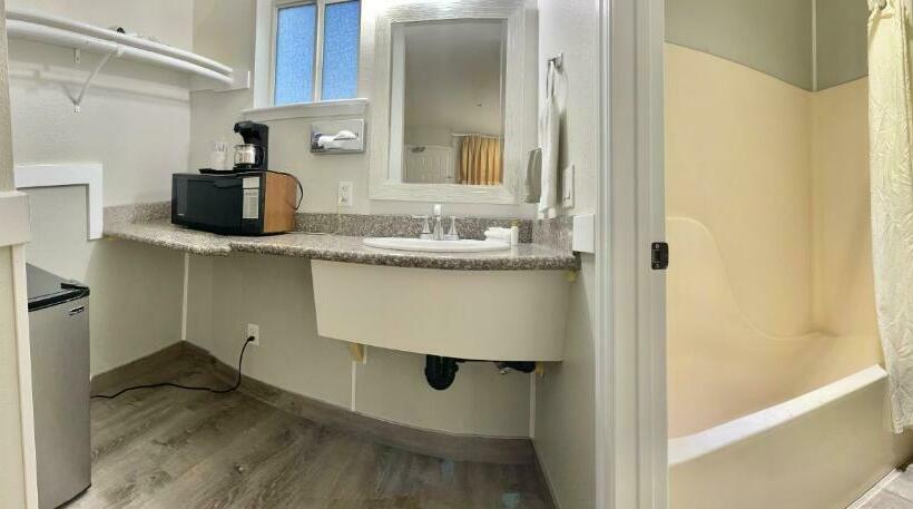 غرفة قياسية, Americas Inn & Suite