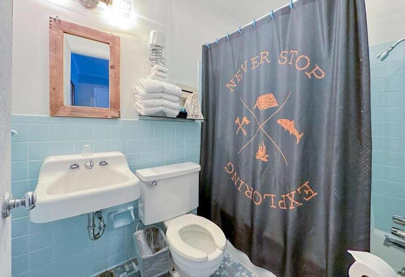 اتاق استاندارد با تخت بزرگ, The Wanderoo Lodge