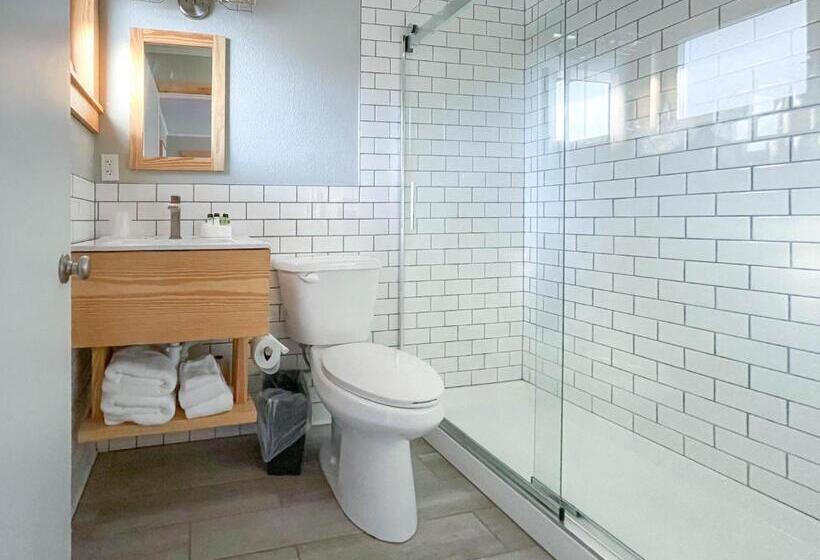 اتاق لوکس با تخت بزرگ, The Wanderoo Lodge