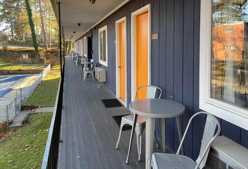 اتاق لوکس, The Wanderoo Lodge