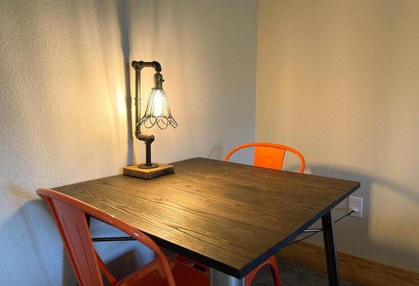 اتاق لوکس, The Wanderoo Lodge