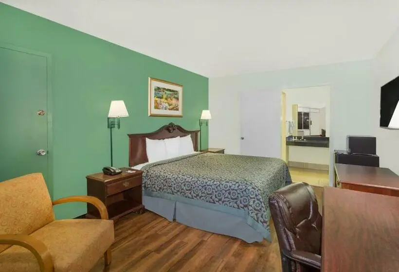 Standard-huone King-vuode, Travelodge By Wyndham Fort Myers North