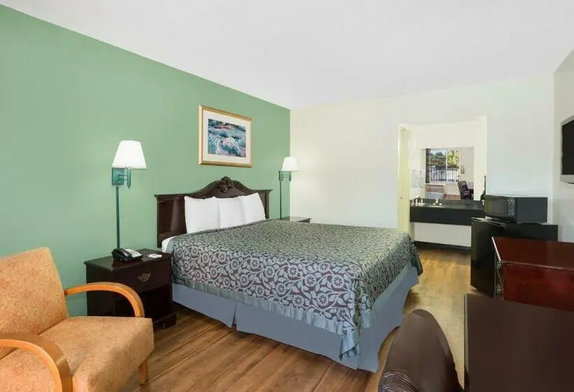 Standard-huone King-vuode, Travelodge By Wyndham Fort Myers North