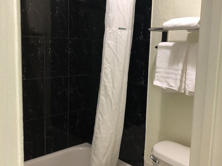 스탠다드 룸 더블 침대 2개, Travelodge By Wyndham Fort Myers North