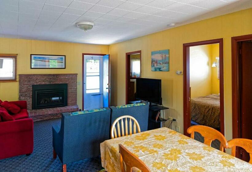 Хижина, Parker S Motel