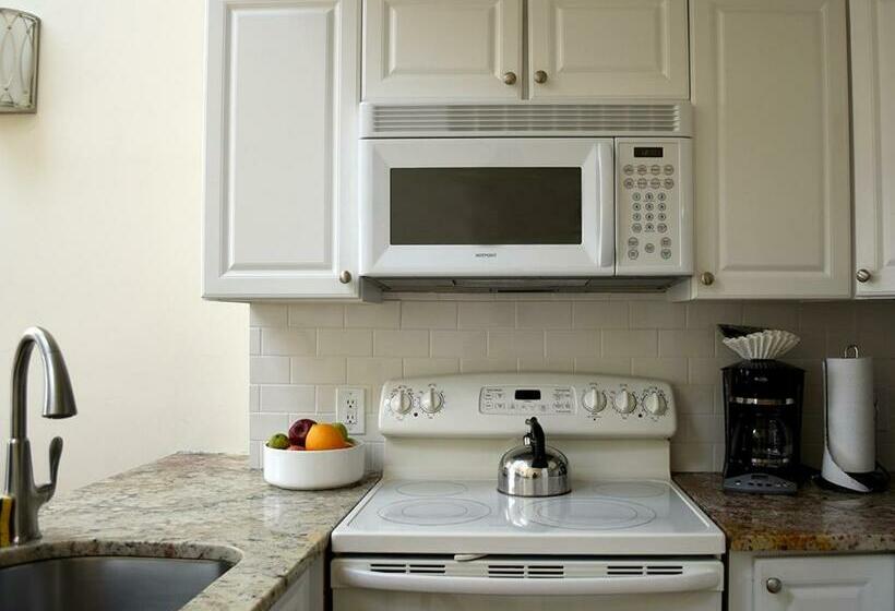 جناح غرفتين نوم, Windward Shores