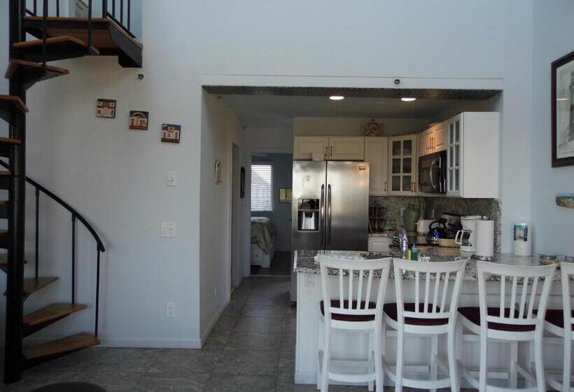 شقة ديلوكس غرفتين نوم, Windward Shores