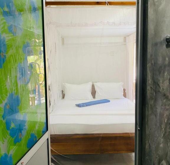 Семейный Номер, Art House Hiriketiya