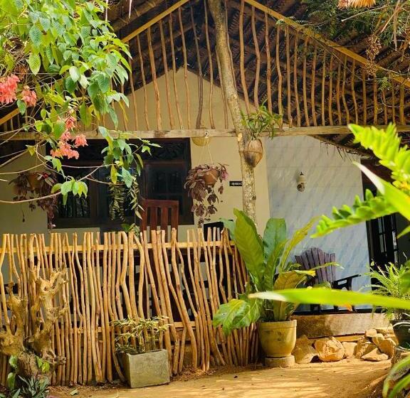 Семейный Номер, Art House Hiriketiya