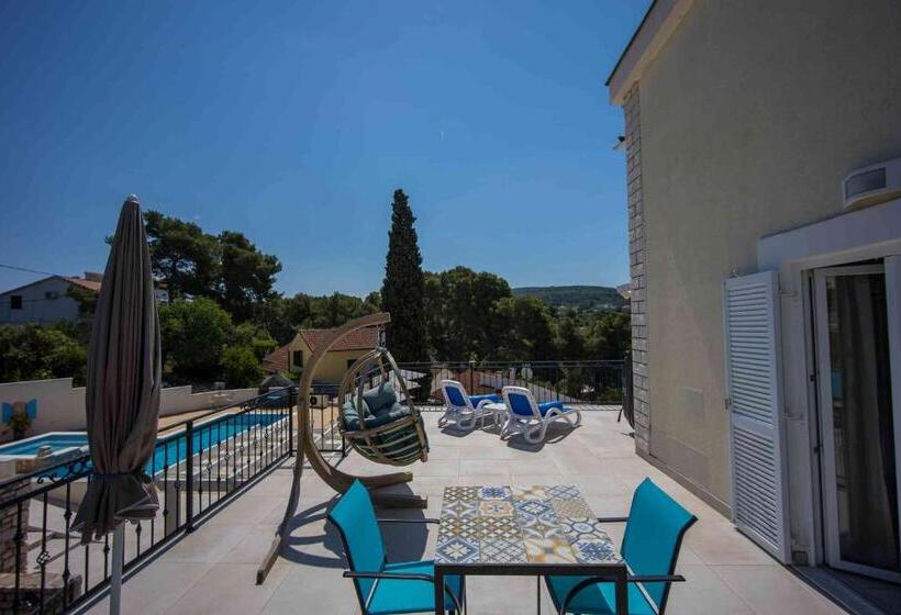 اتاق لوکس با بالکن و چشم‌انداز دریا, Boutique Guesthouse Sveti Petar, On The Beach, Heated Pool & Boat Berth   Adult Only