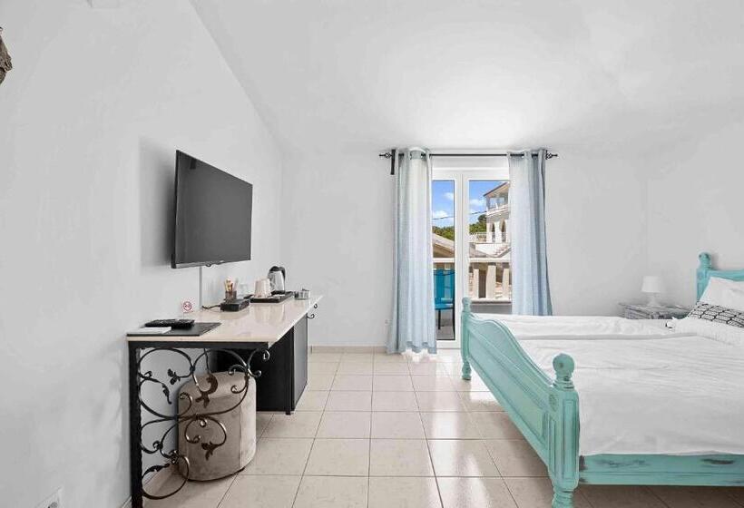 غرفة قياسية مطلّة علي البحر مزوَّدة بشُرفة, Boutique Guesthouse Sveti Petar, On The Beach, Heated Pool & Boat Berth   Adult Only