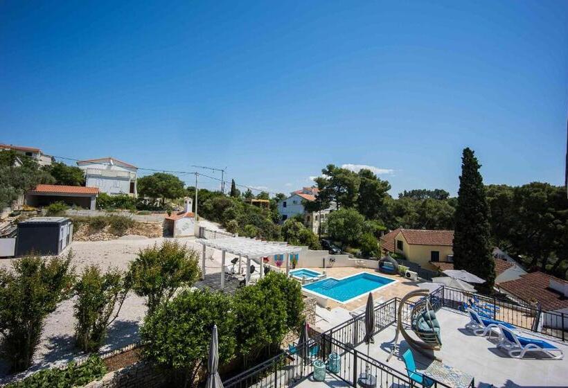 غرفة قياسية مطلّة علي البحر مزوَّدة بشُرفة, Boutique Guesthouse Sveti Petar, On The Beach, Heated Pool & Boat Berth   Adult Only