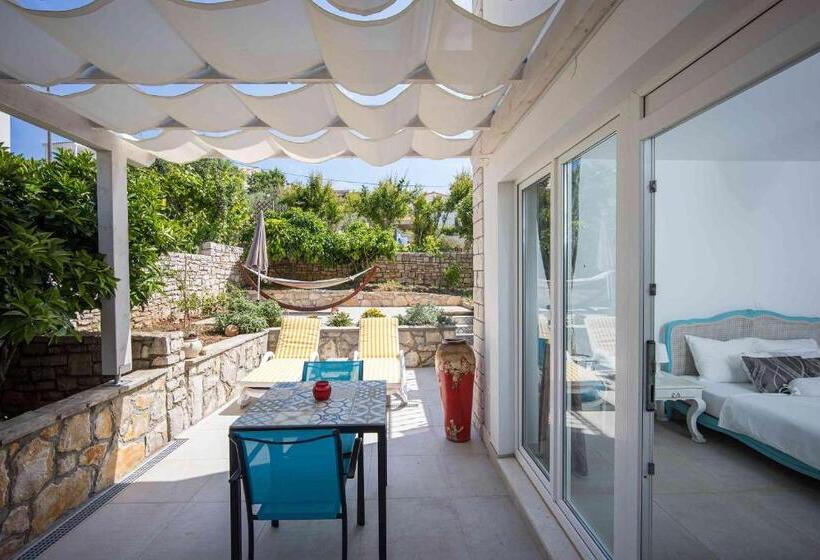 غرفة قياسية مزوَّدة بتراس, Boutique Guesthouse Sveti Petar, On The Beach, Heated Pool & Boat Berth   Adult Only