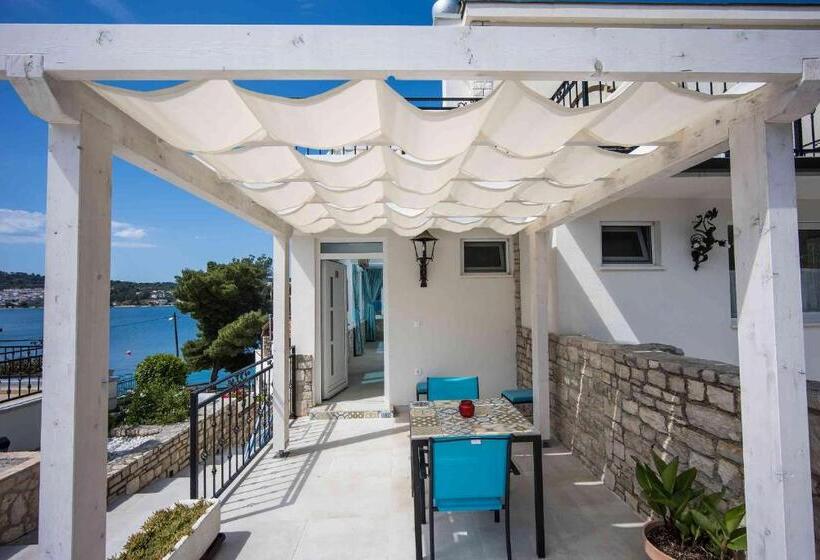 غرفة ديلوكس ذات إطلالة جانبية على البحر, Boutique Guesthouse Sveti Petar, On The Beach, Heated Pool & Boat Berth   Adult Only