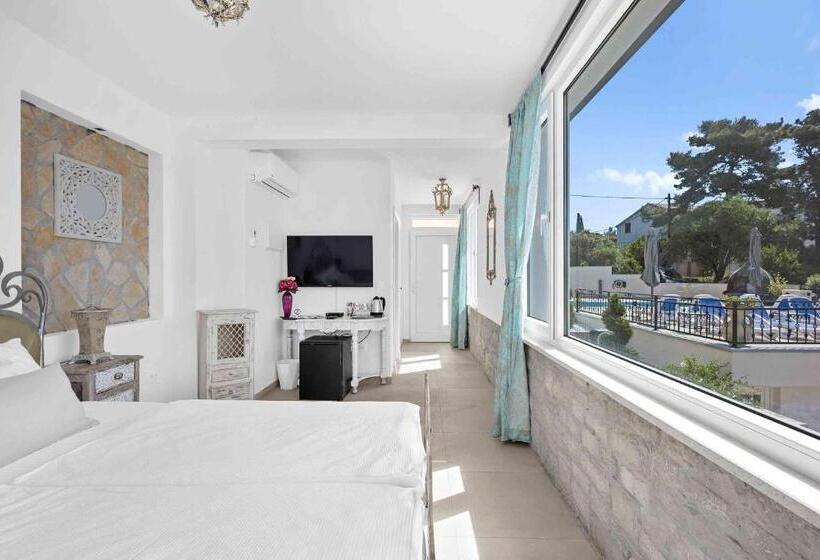 غرفة ديلوكس ذات إطلالة جانبية على البحر, Boutique Guesthouse Sveti Petar, On The Beach, Heated Pool & Boat Berth   Adult Only