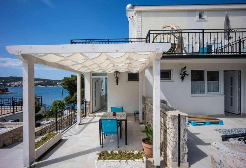 غرفة ديلوكس ذات إطلالة جانبية على البحر, Boutique Guesthouse Sveti Petar, On The Beach, Heated Pool & Boat Berth   Adult Only