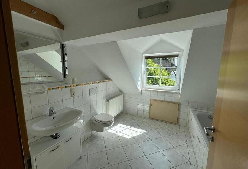 침실 4개 아파트, Schloss Hotel Kastellaun