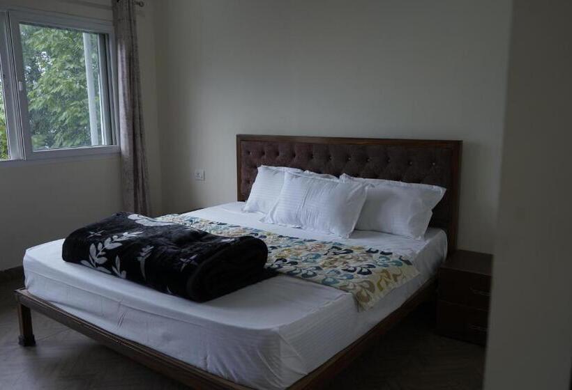 스탠다드 룸 산 전망, Kedar Wonderland Heli Resort
