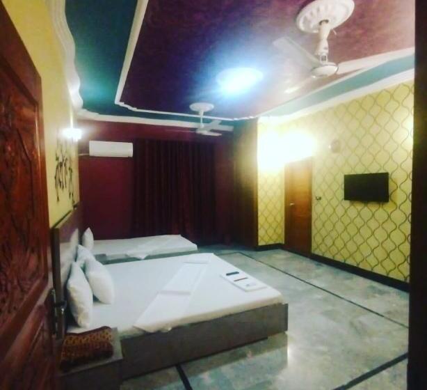 اتاق خانوادگی, Royalvilla Guest House Karachi 1
