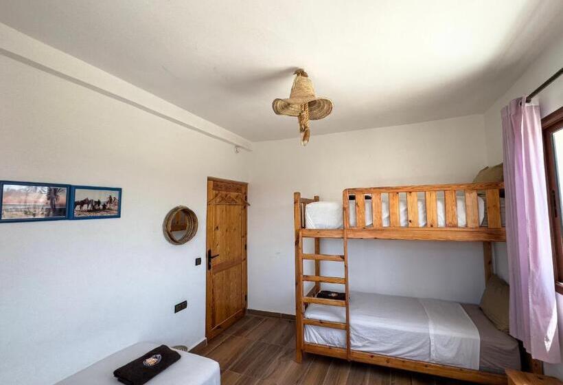 اتاق استاندارد چهارنفره با سرویس بهداشتی مشترک, Sun House Morocco