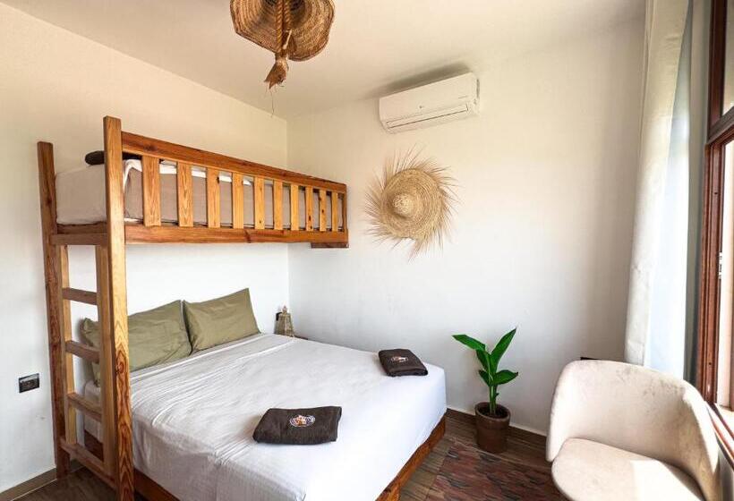 اتاق استاندارد سه نفره, Sun House Morocco