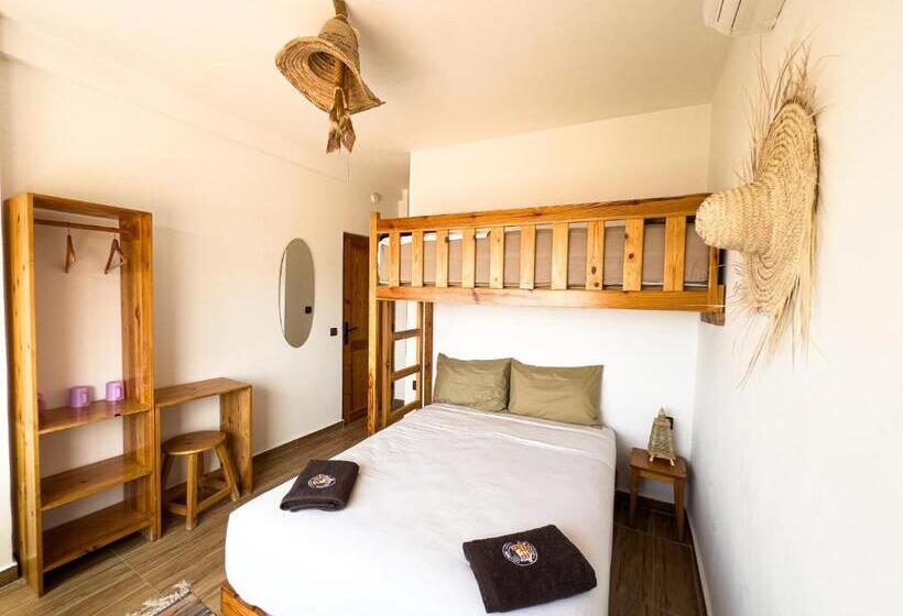 اتاق استاندارد سه نفره, Sun House Morocco