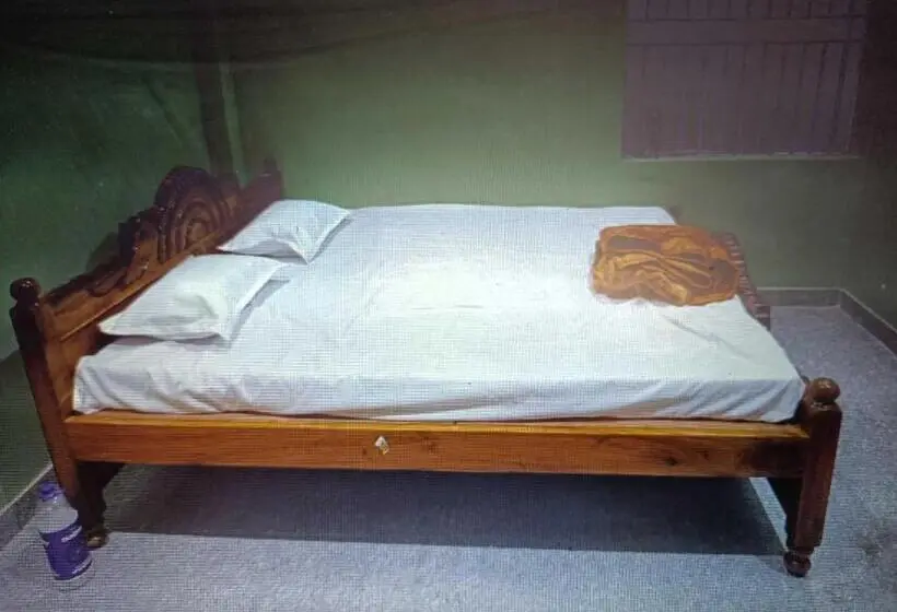 トリプルクラシックルーム, Oyo Kunika Guest House